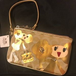 Coach Bags - Goldy Coach wristlet Coach Bags - Goldy Coach wristlet